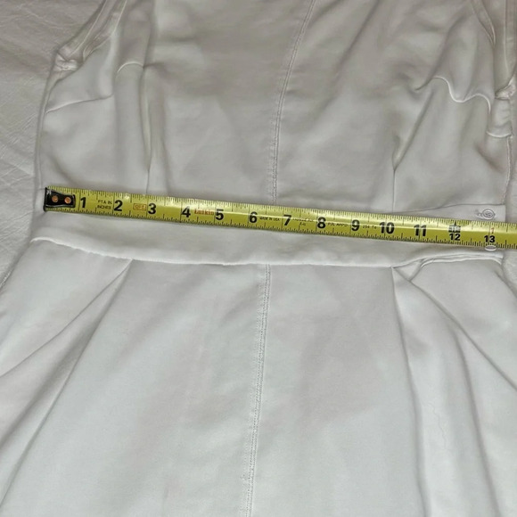 Wilfred Aritzia classic elegant white dress with a V neckline Size S pockets - Picture 11 of 12